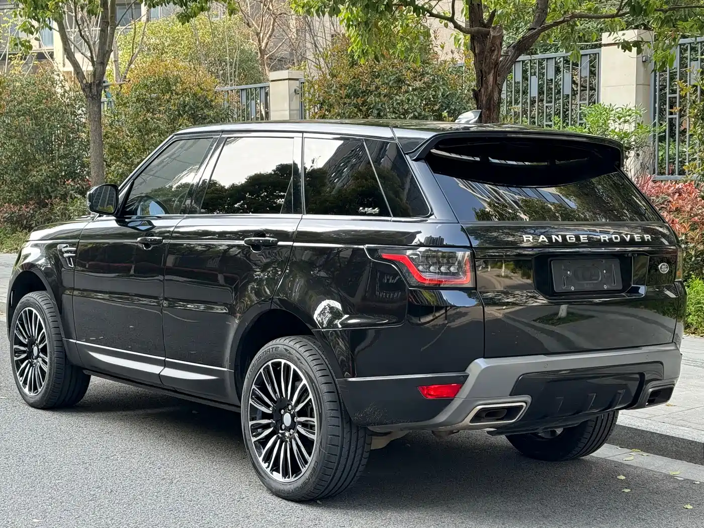 Land Rover Range Rover Sport 2021 3.0 L6 SE фото 5
