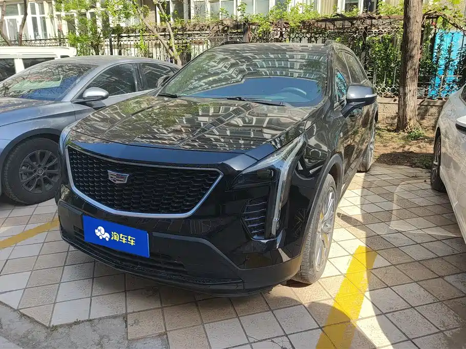 CADILLAC XT4