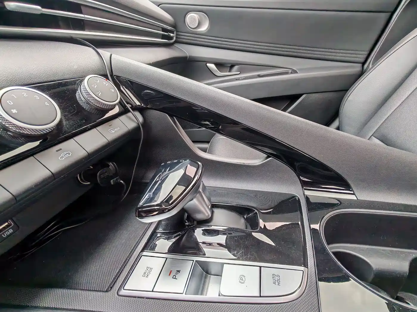 Hyundai Elantra 2023 1.5L CVT GLX Elite Edition фото 9