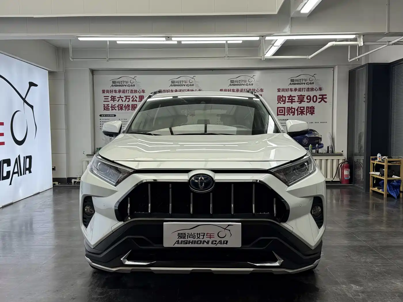Toyota RAV4 Rongfang 2021 Hybrid 2.5L E-CVT AWD Elite PLUS Edition фото 2