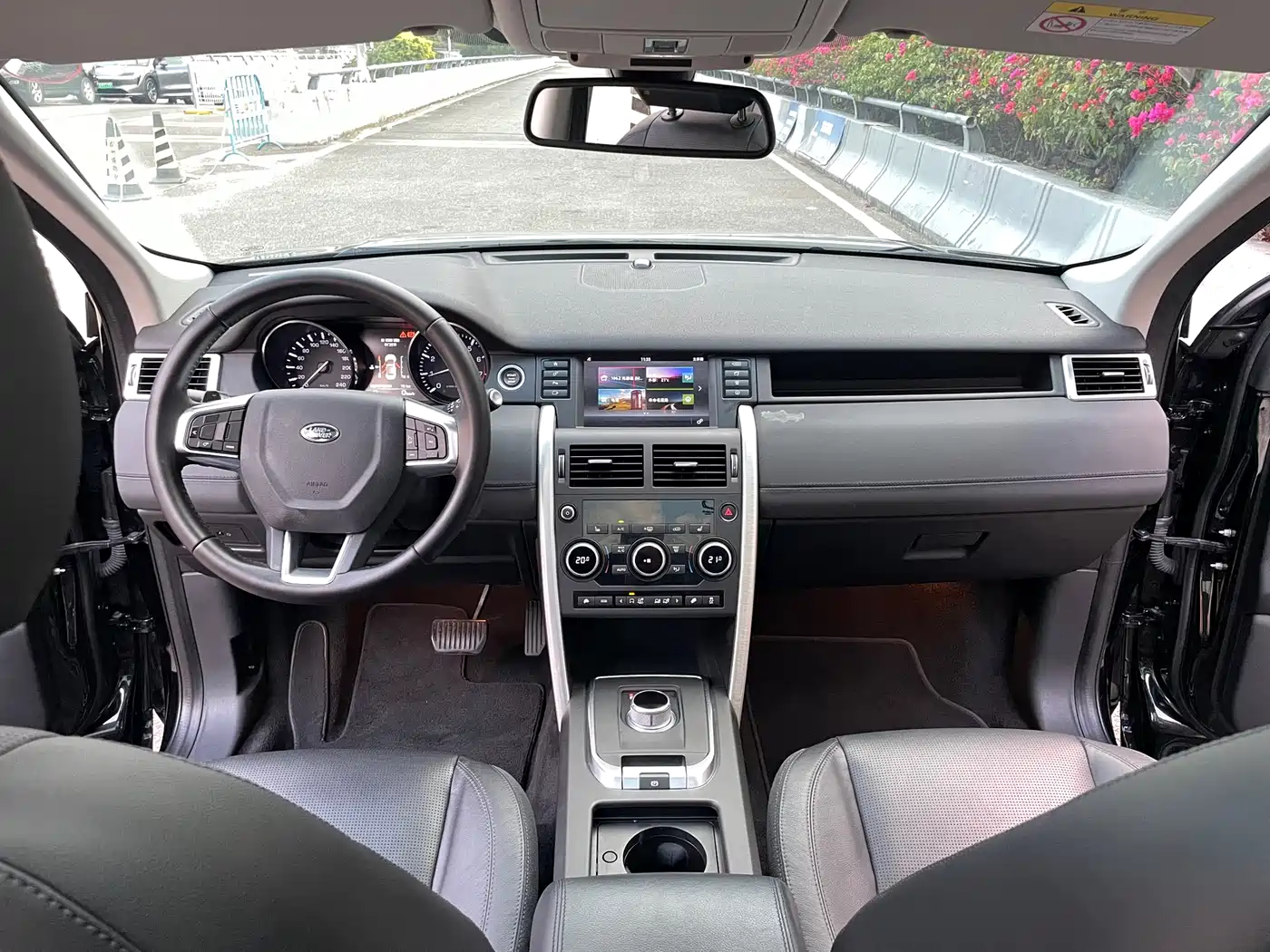 Land Rover Discovery Sport 2016 2.0T HSE фото 6