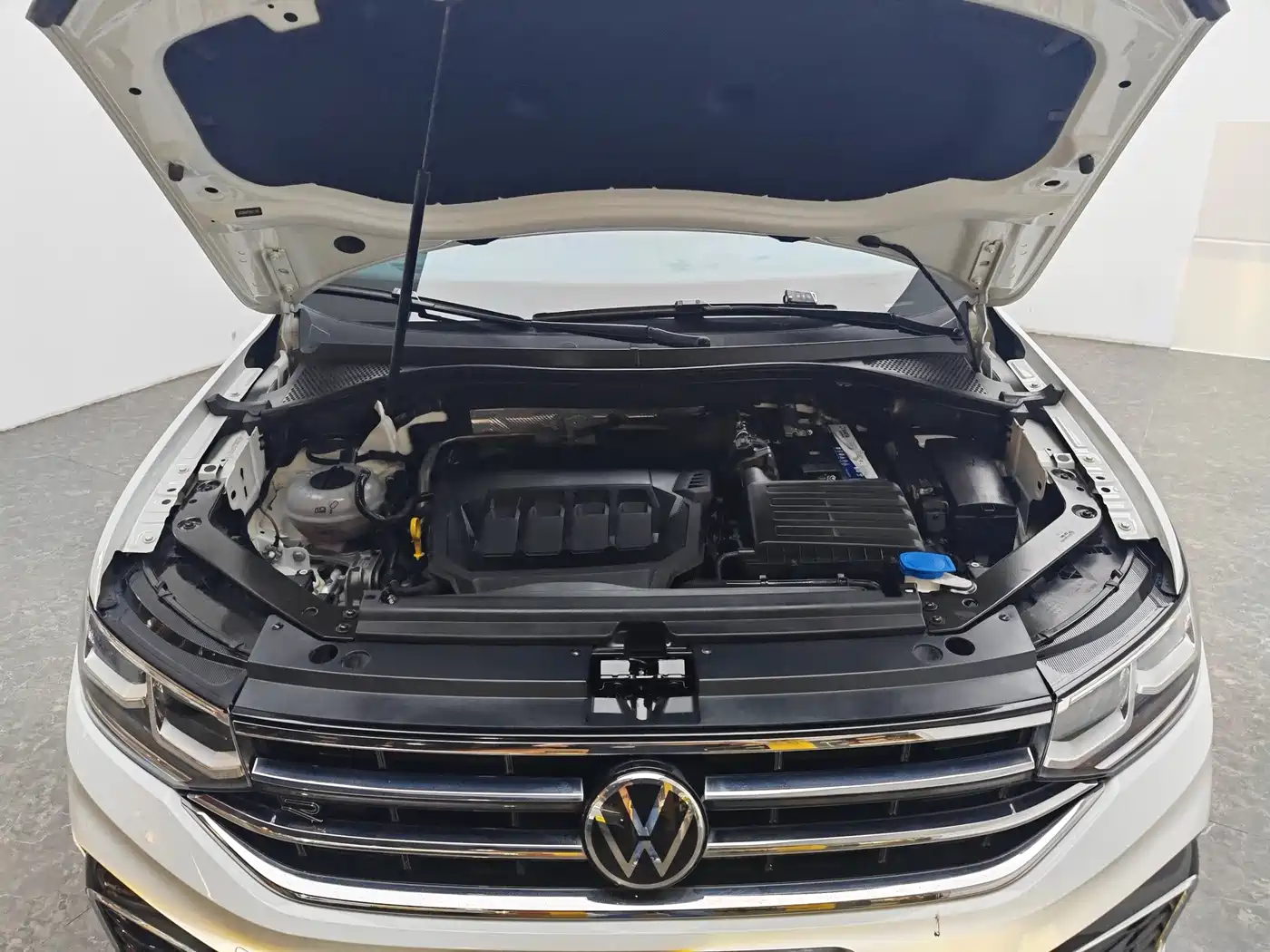 Volkswagen Tiguan L 2023 330TSI Auto 2WD R-Line Flagship Edition фото 13