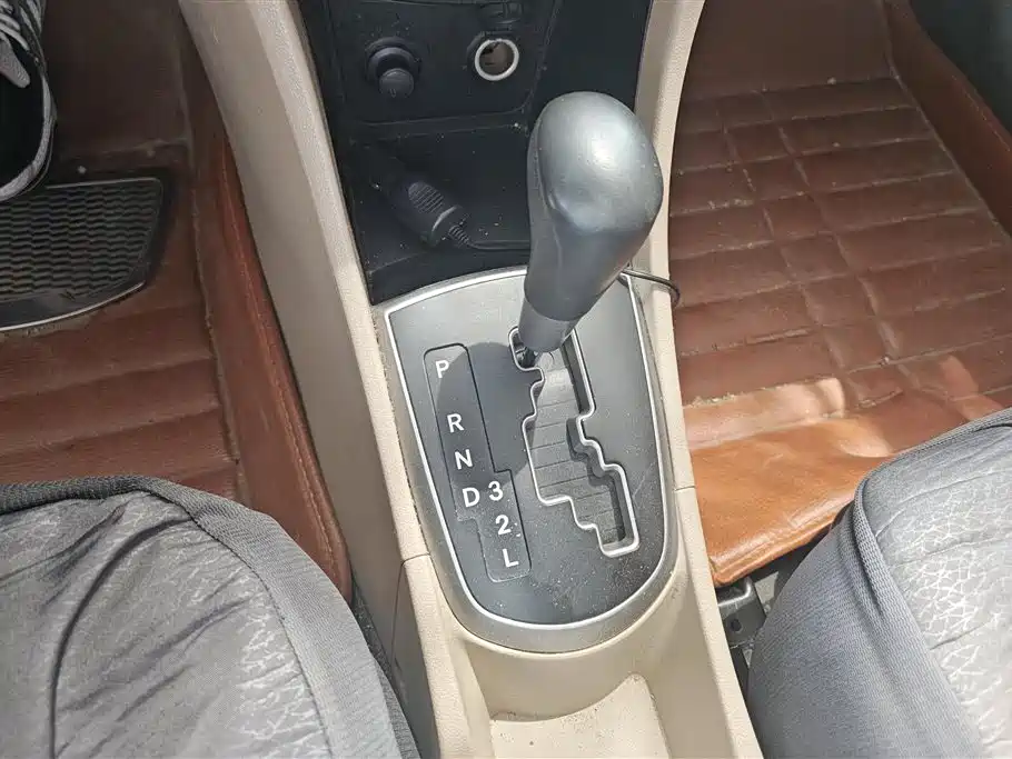 Hyundai Verna 2014 1.4L Automatic Smart GLS фото 16