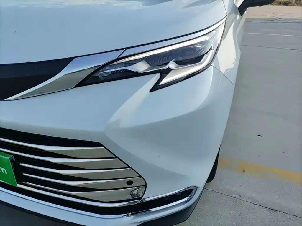 Toyota Sienna 2025 2024 2.5L Hybrid Comfort Edition