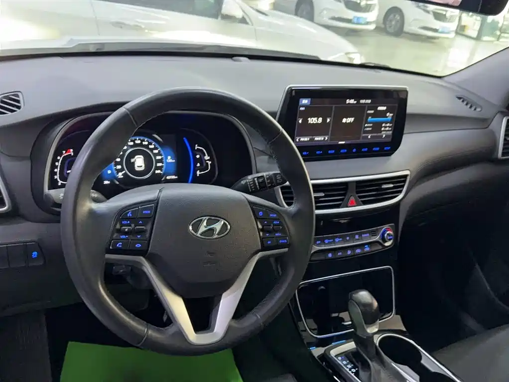 Hyundai Tucson 2019 280TGDi Dual-clutch 2WD Fashion Edition China VI фото 3