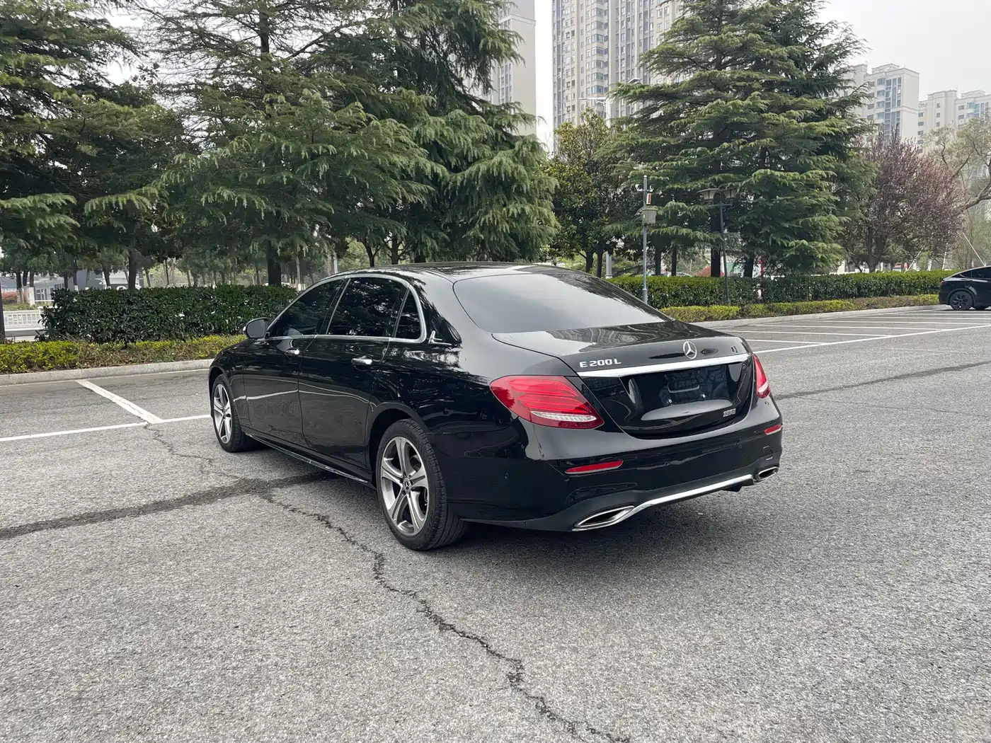 Mercedes-Benz E-Class 2016 E 200 L Sport Type фото 3