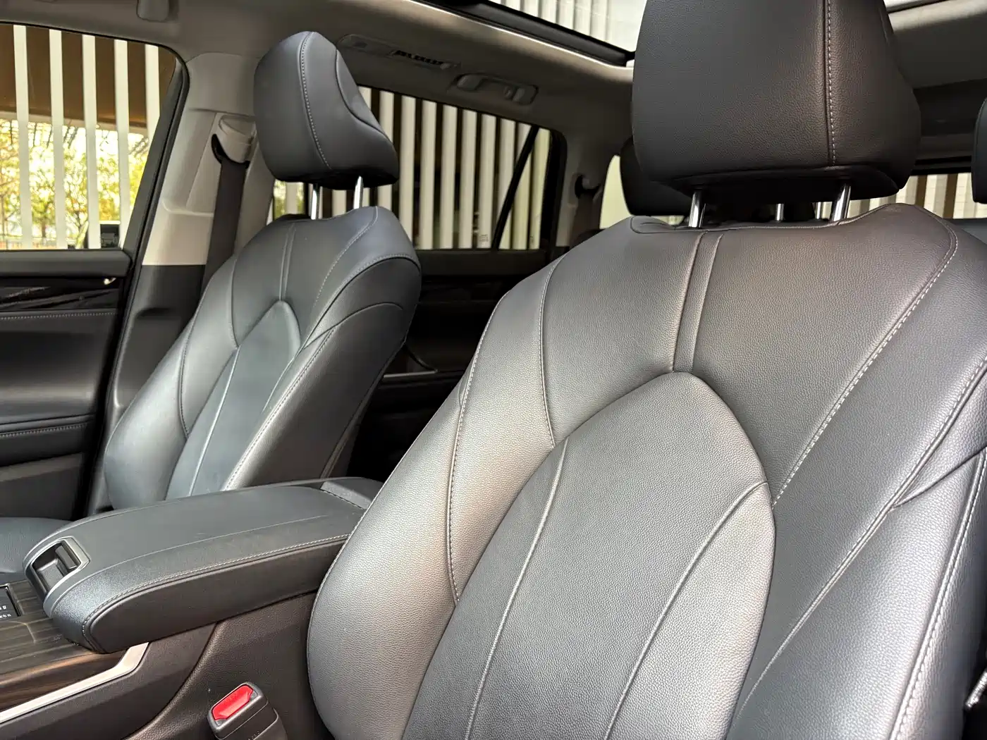 Toyota Highlander 2023 2.5L Smart Hybrid Dual Engine AWD Premium 7-Seater фото 10