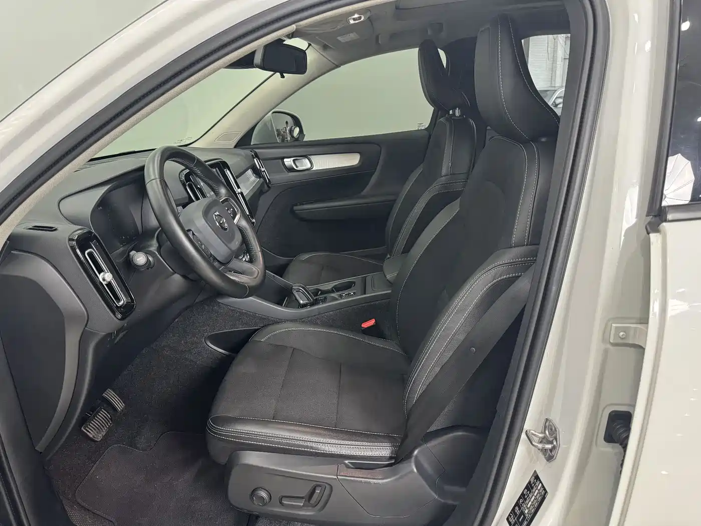 Фото 5 - Volvo XC40
