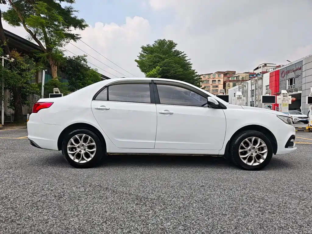 Фото 4 - Geely Vision
