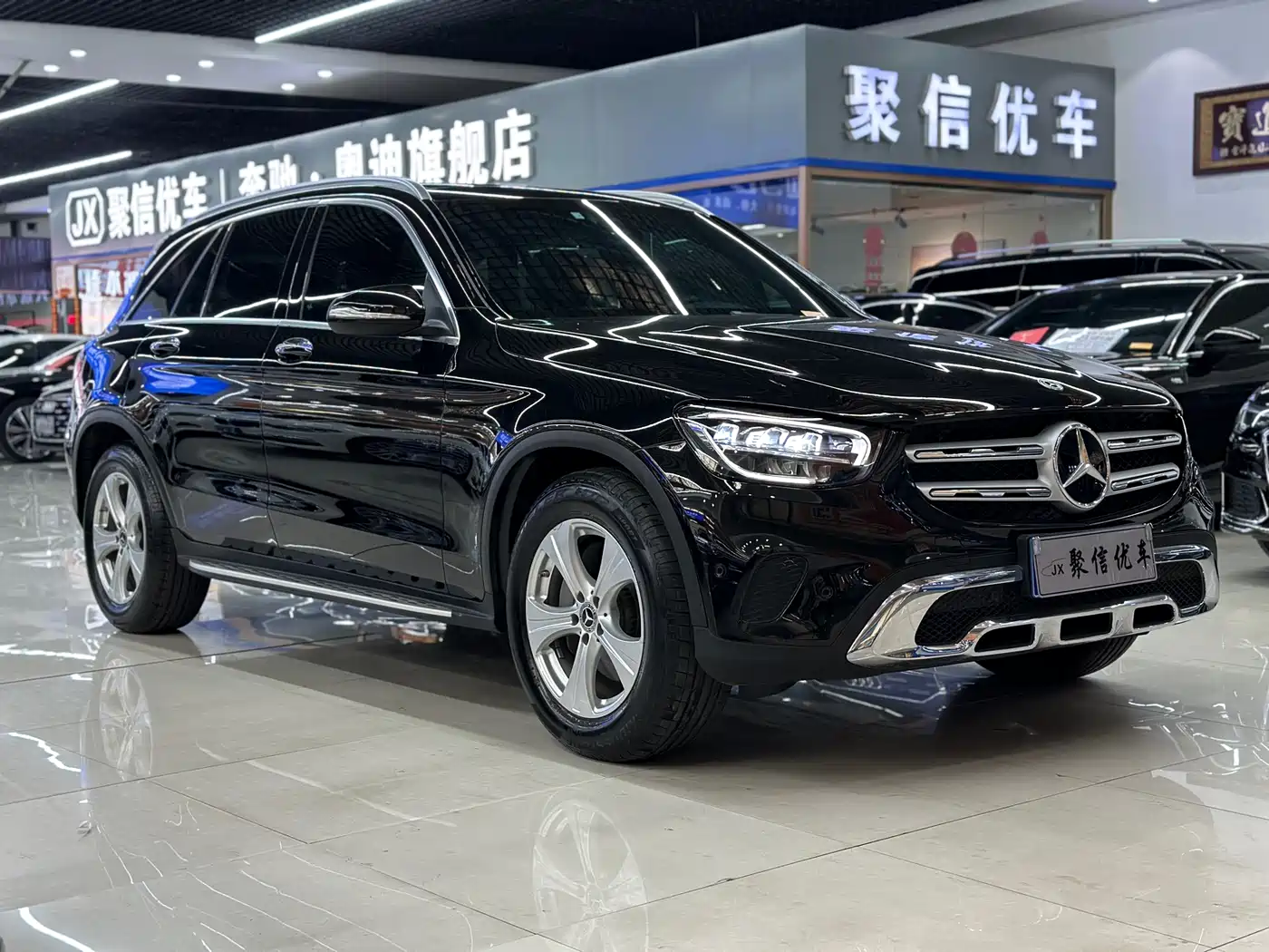 MERCEDES-BENZ GLC