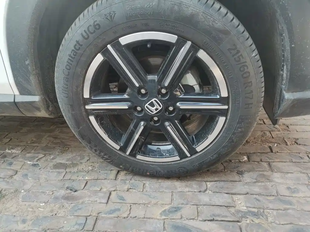 Фото 24 - Honda Vezel