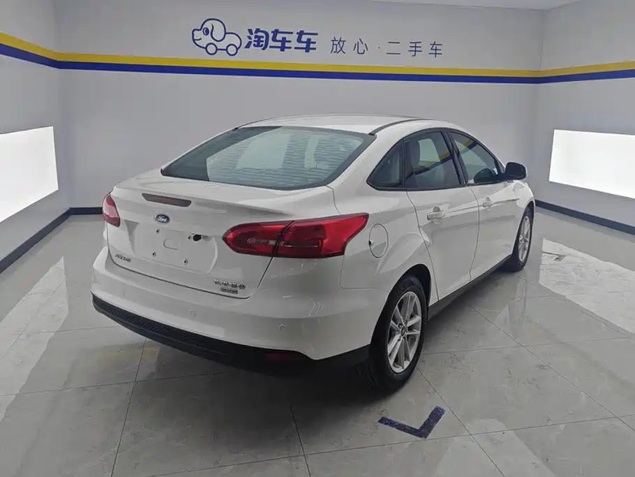 Фото 3 - Ford Focus