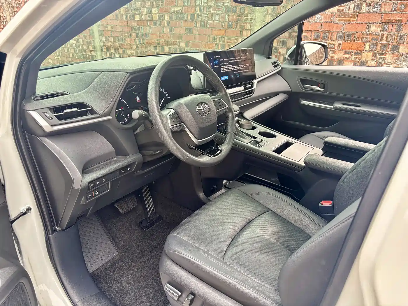 Toyota Sienna 2021 2.5L Hybrid Premium Edition фото 8