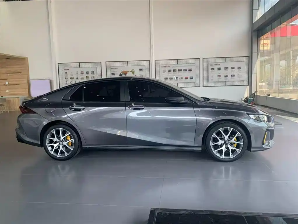 GAC Trumpchi Trumpchi Emkoo 2021 270T DCT J15 Edition фото 24