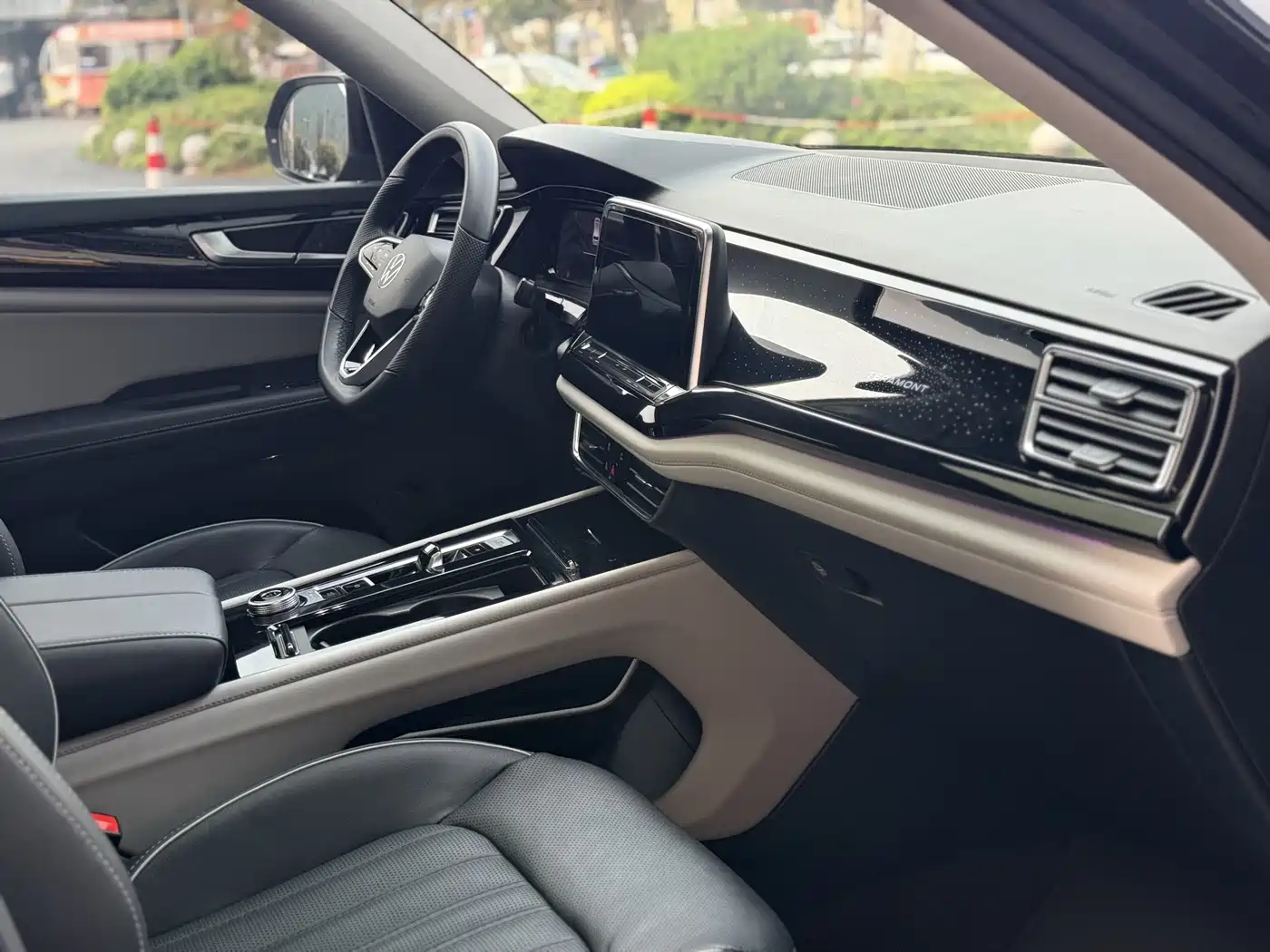 Volkswagen Teramont 2023 380TSI AWD Premium Luxury Edition фото 12