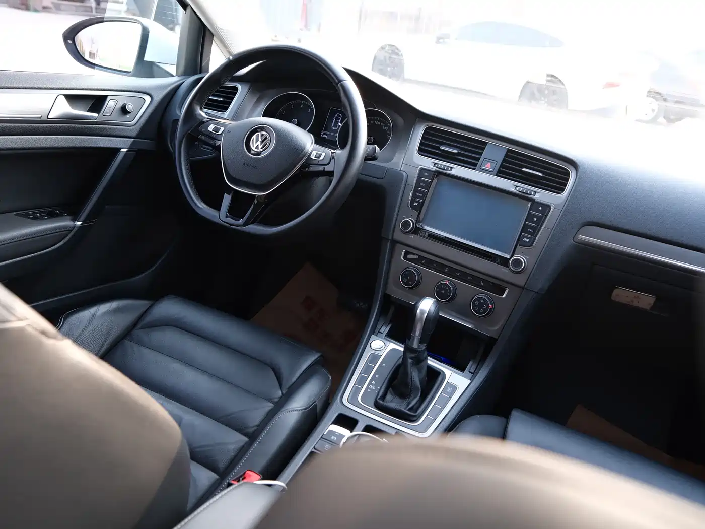 Volkswagen Golf 2014 1.4TSI Automatic Luxury фото 10