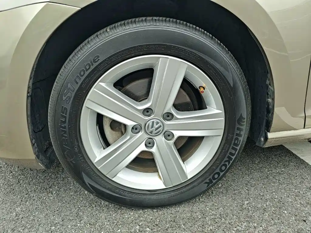 Фото 22 - Volkswagen Golf