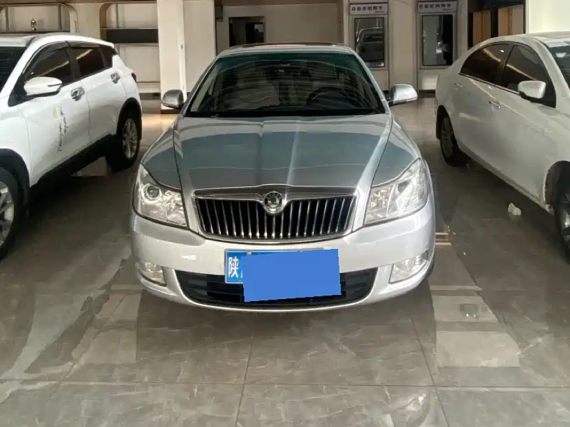 Škoda Octavia 2013 1.6L Automatic Prestige Edition фото 2