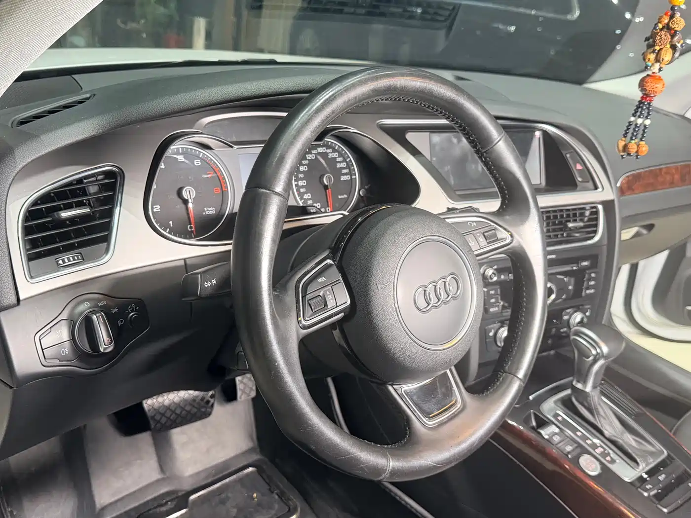 Audi A4L 2016 35 TFSI Collector's Edition S line Comfort фото 12