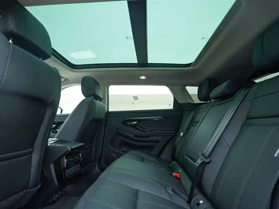 Land Rover Range Rover Evoque 2023 Range Rover Evoque L 249PS Luxury Edition фото 21