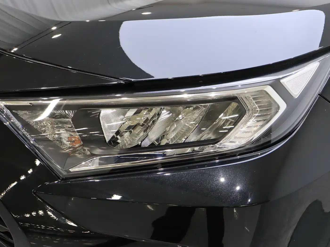 Toyota RAV4 Rongfang 2020 2.0L CVT 2WD Fashion PLUS фото 4