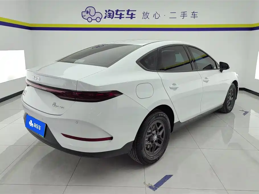 BYD Qin PLUS 2025 DM-i Smart Drive 55KM Leader фото 3