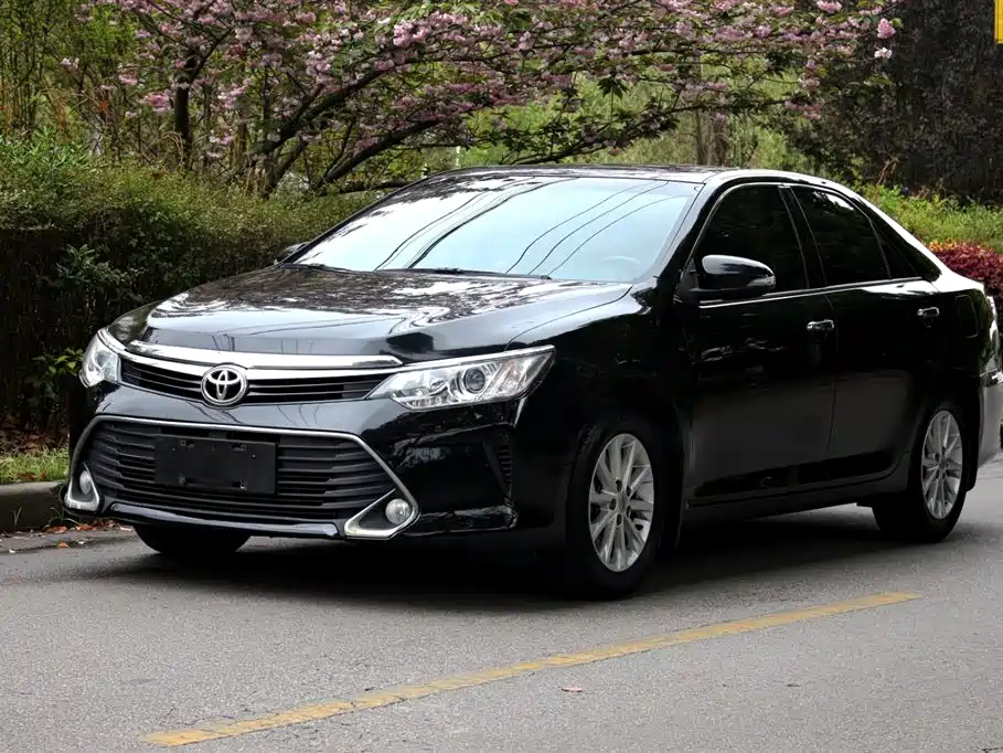 Toyota Camry 2016 2.0G 10th Anniversary Leading Edition
