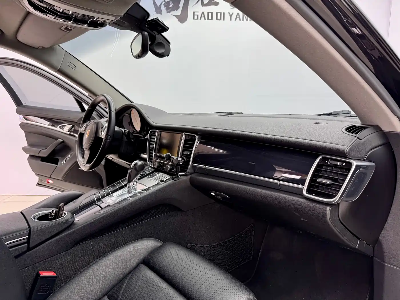 Porsche Panamera 2014 Panamera 3.0T фото 17