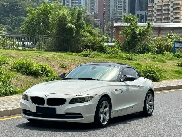 BMW Z4 2012 sDrive20i Leading фото 3