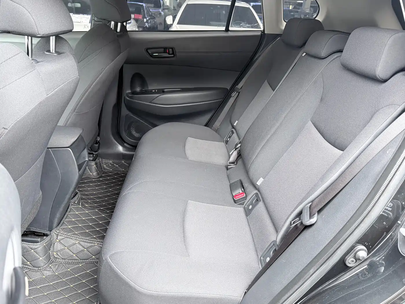 Toyota Frontlander 2023 2.0L CVT Elite Edition фото 14
