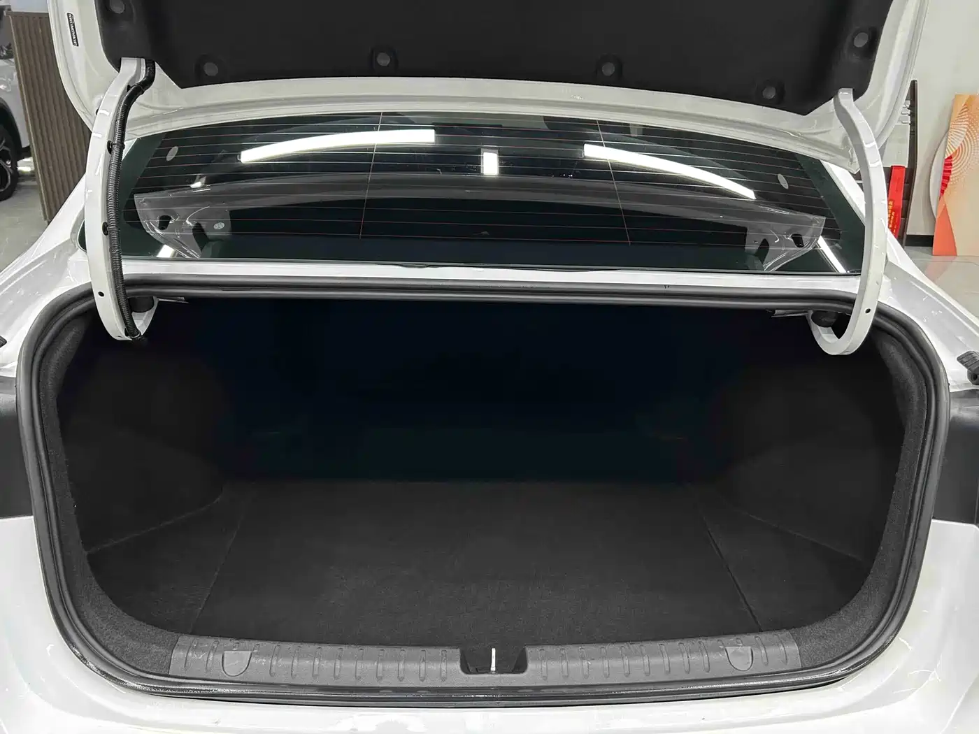 GEELY AUTOMOBILE EMGRAND