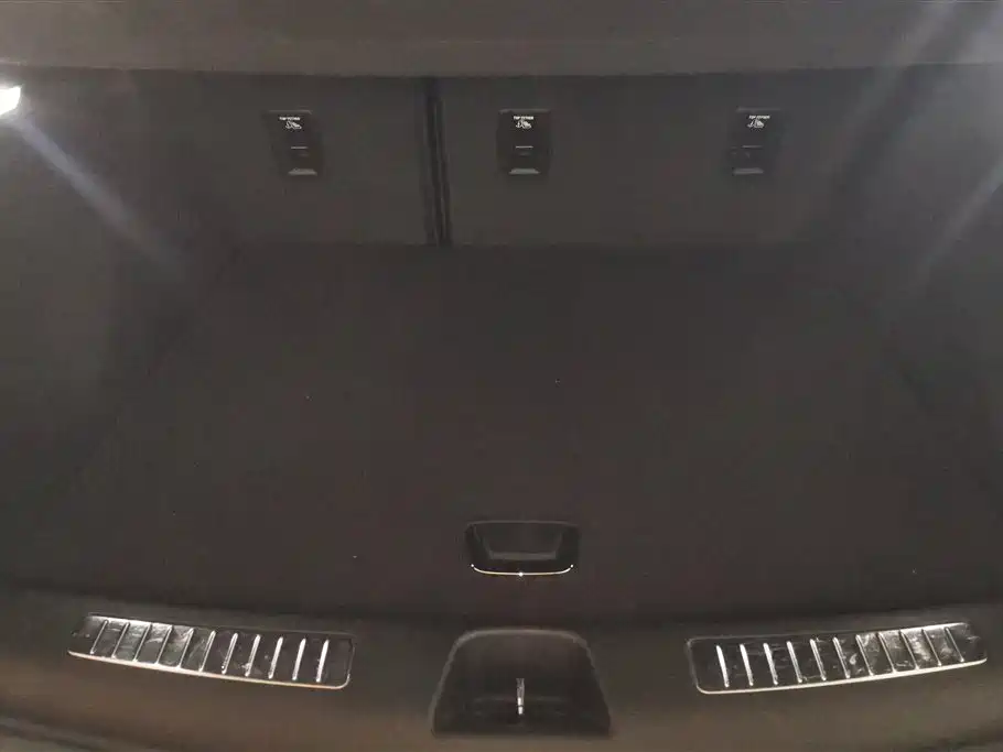 Cadillac XT4 2018 28T FWD Leading Edition фото 4