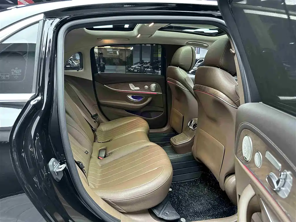 MERCEDES-BENZ E CLASS