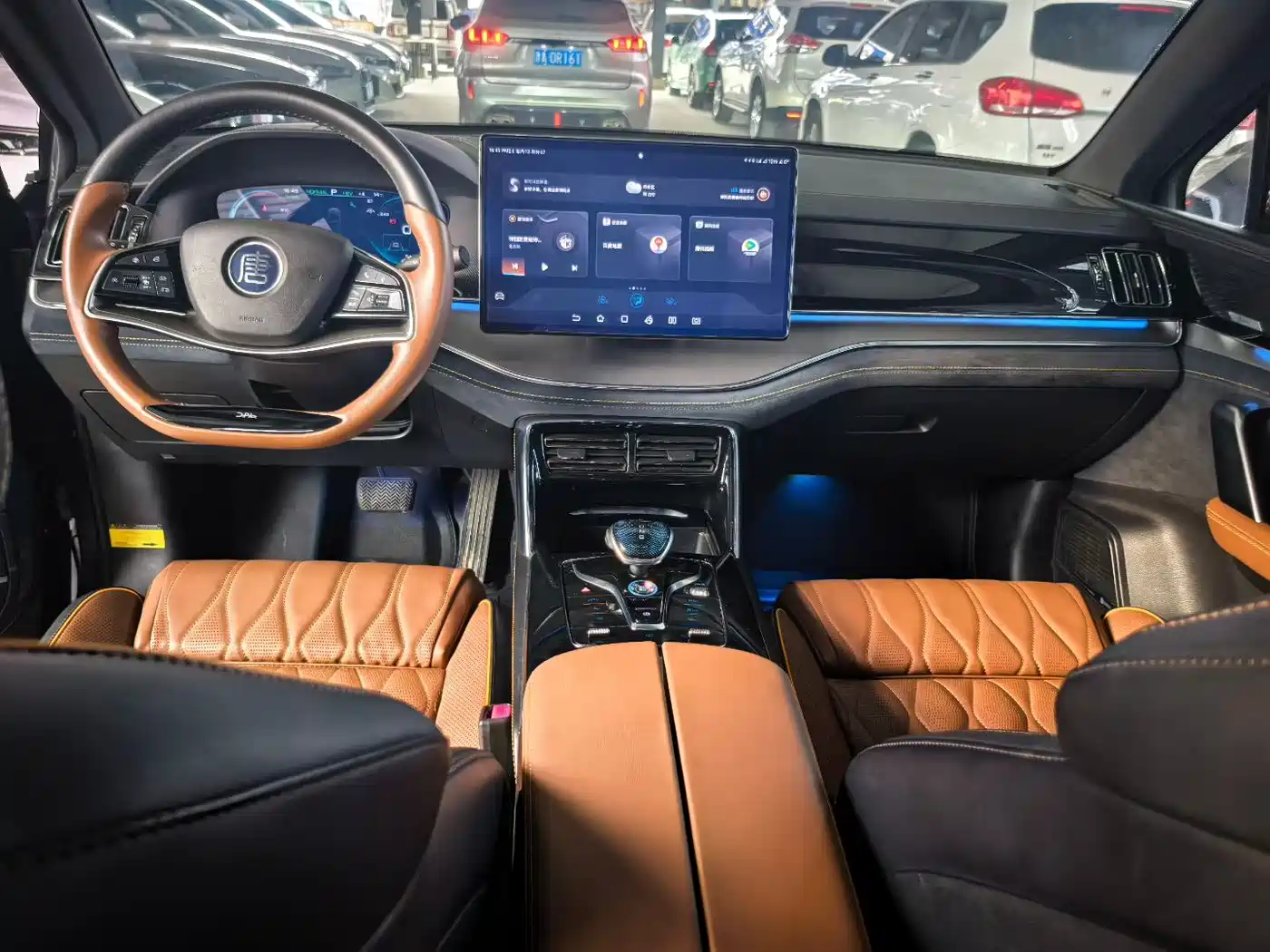 BYD Tang New Energy 2021 DM-i 112KM Honor фото 7
