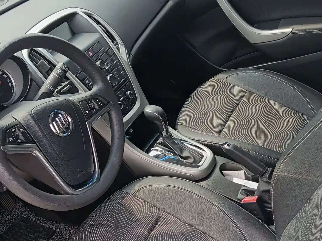 Buick Excelle 2014 XT 1.6L Automatic Fashion фото 9