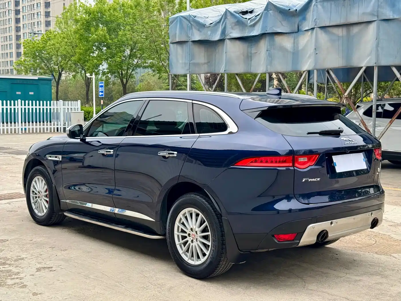 Jaguar F-PACE 2017 2016 2.0T FWD Urban Premium Edition