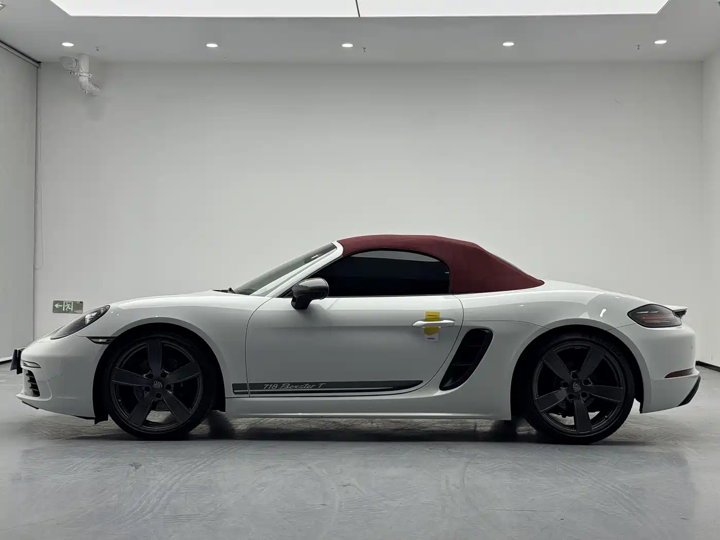 Porsche 718 2019 Boxster T 2.0T фото 10