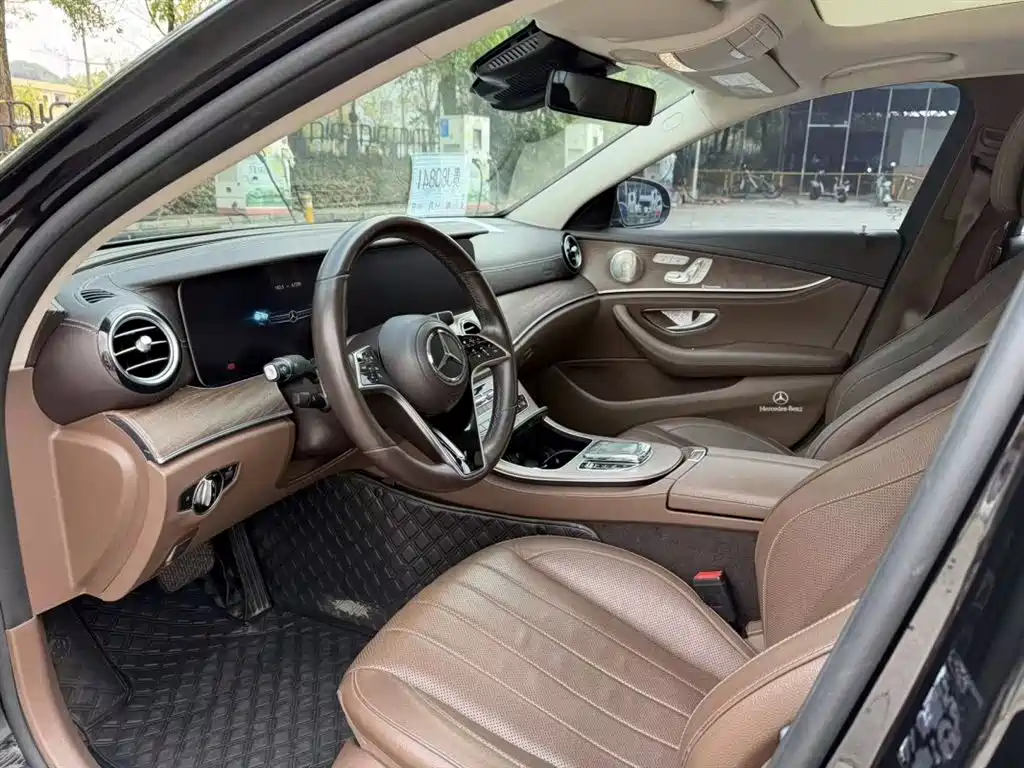 Mercedes-Benz E-Class 2022 E 300 L Premium фото 2