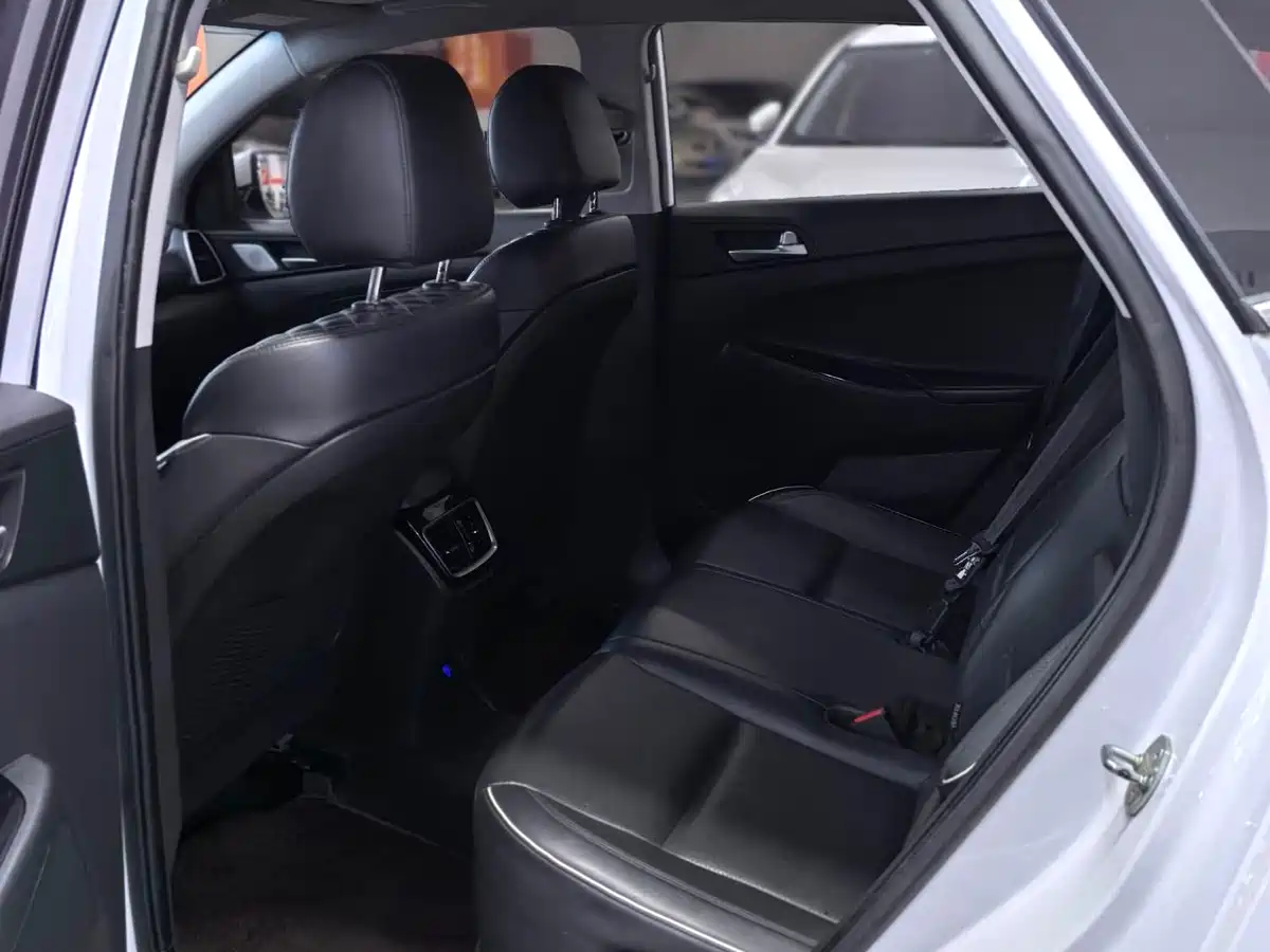Hyundai Tucson 2019 280TGDi Dual Clutch 2WD Fashion Edition China V фото 8