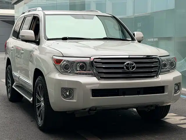TOYOTA LAND CRUISER