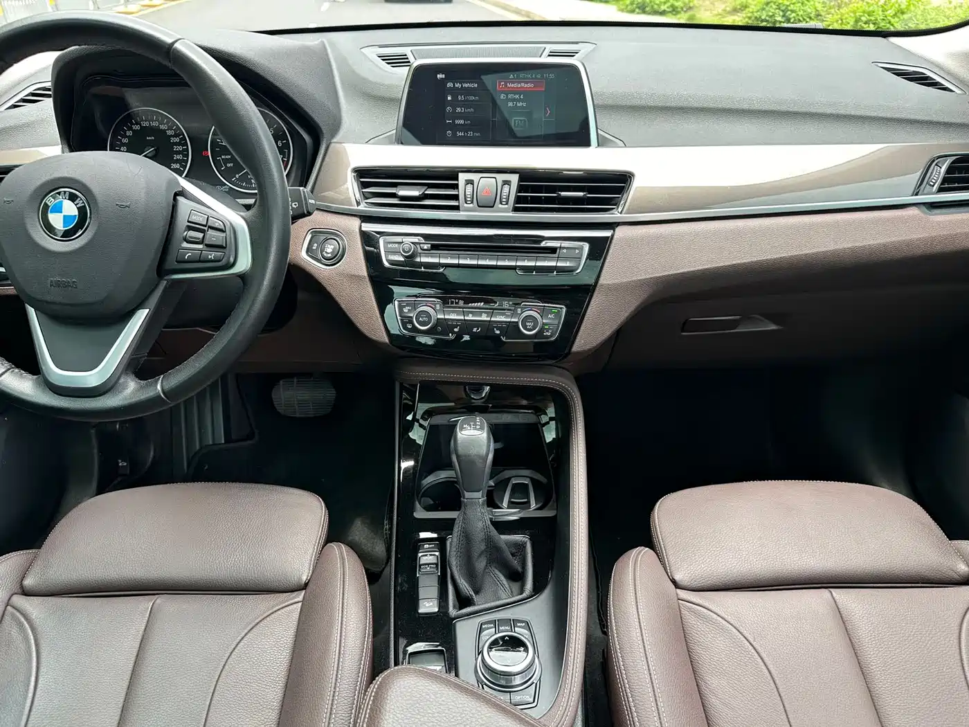 BMW X1 2018 xDrive20Li Premium Model фото 10