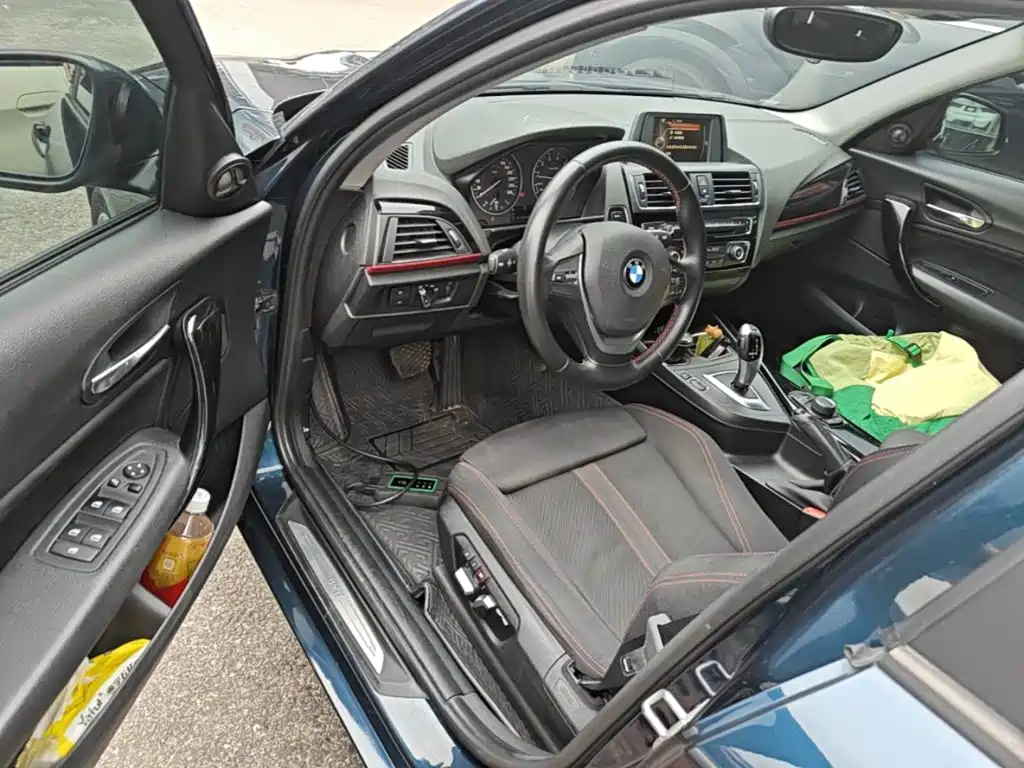 Photo 16 - BMW 1 Series (Import)
