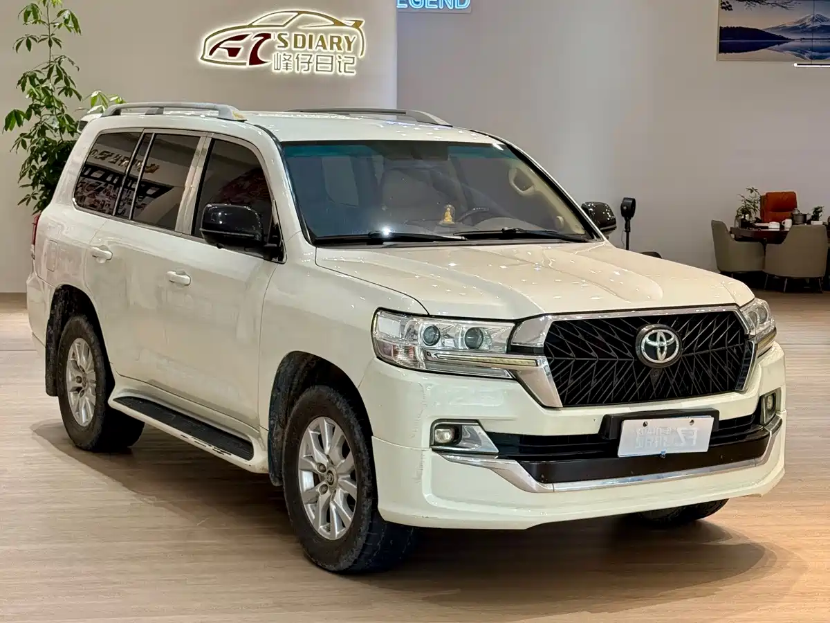Toyota Land Cruiser (Import) 2017