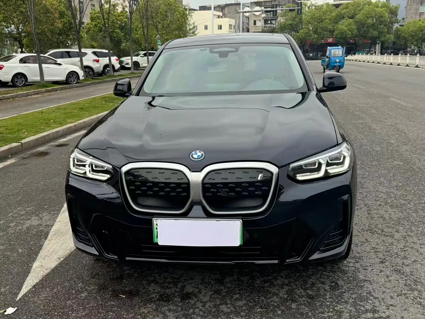 BMW iX3 2022 Leading Edition фото 2