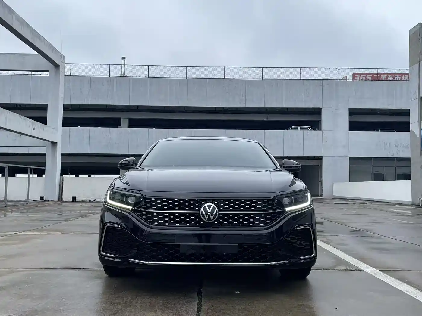 Volkswagen Passat 2025 Outstanding 380TSI Starlight Dragon Soaring Edition фото 2