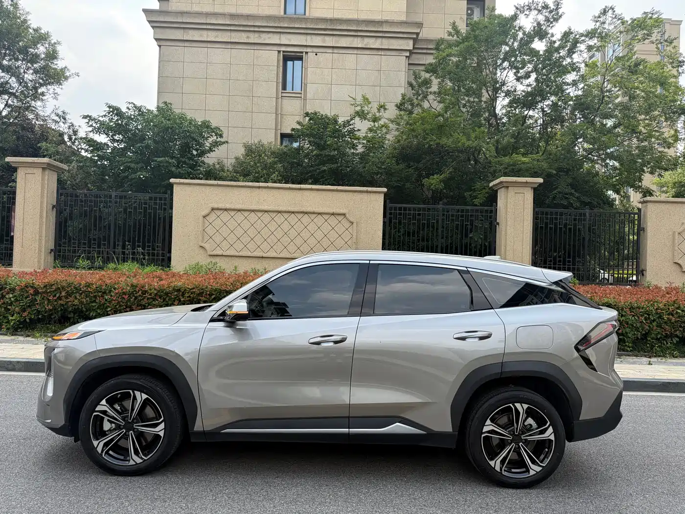 Geely Galaxy Galaxy L7 2024 1.5T 115km MAX Soaring Dragon Edition фото 8