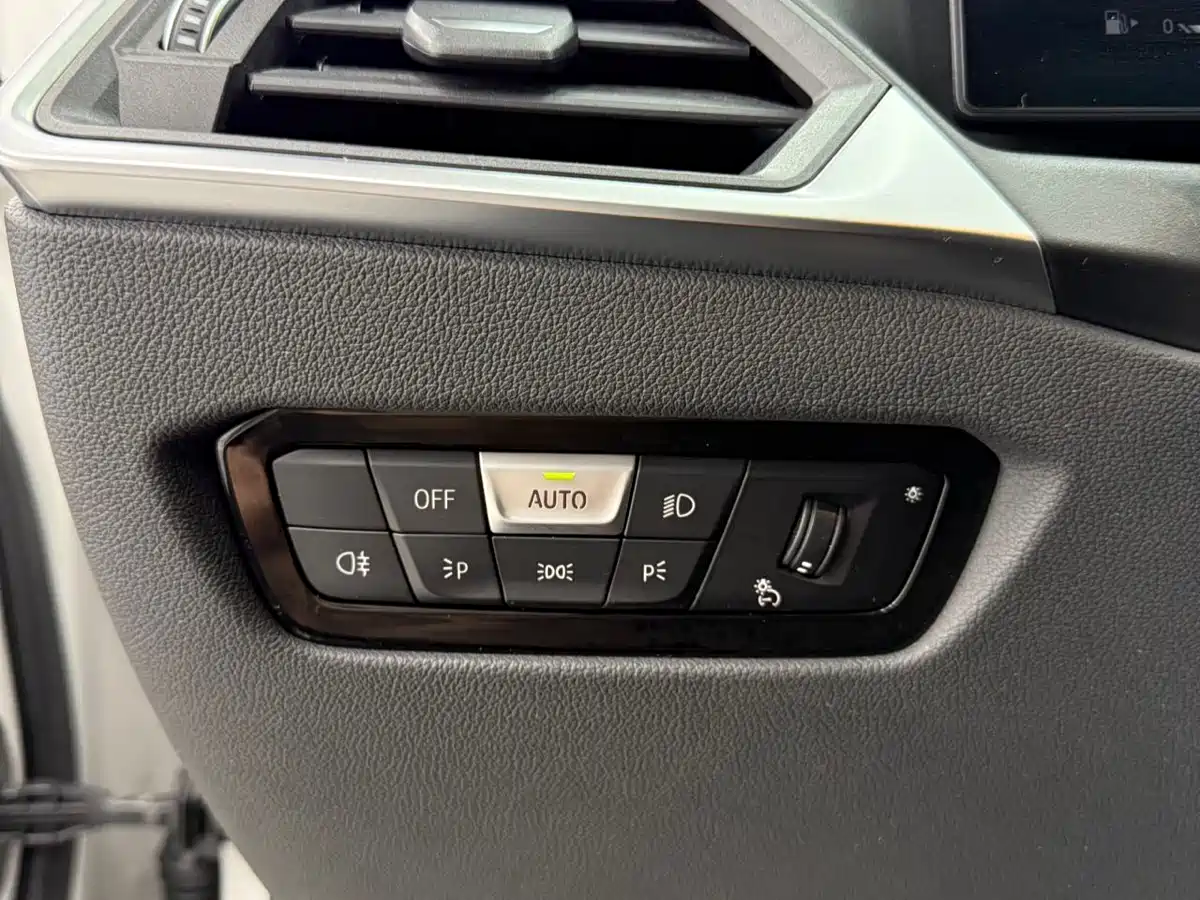 BMW 3 Series 2023 320Li M Sport Package фото 9