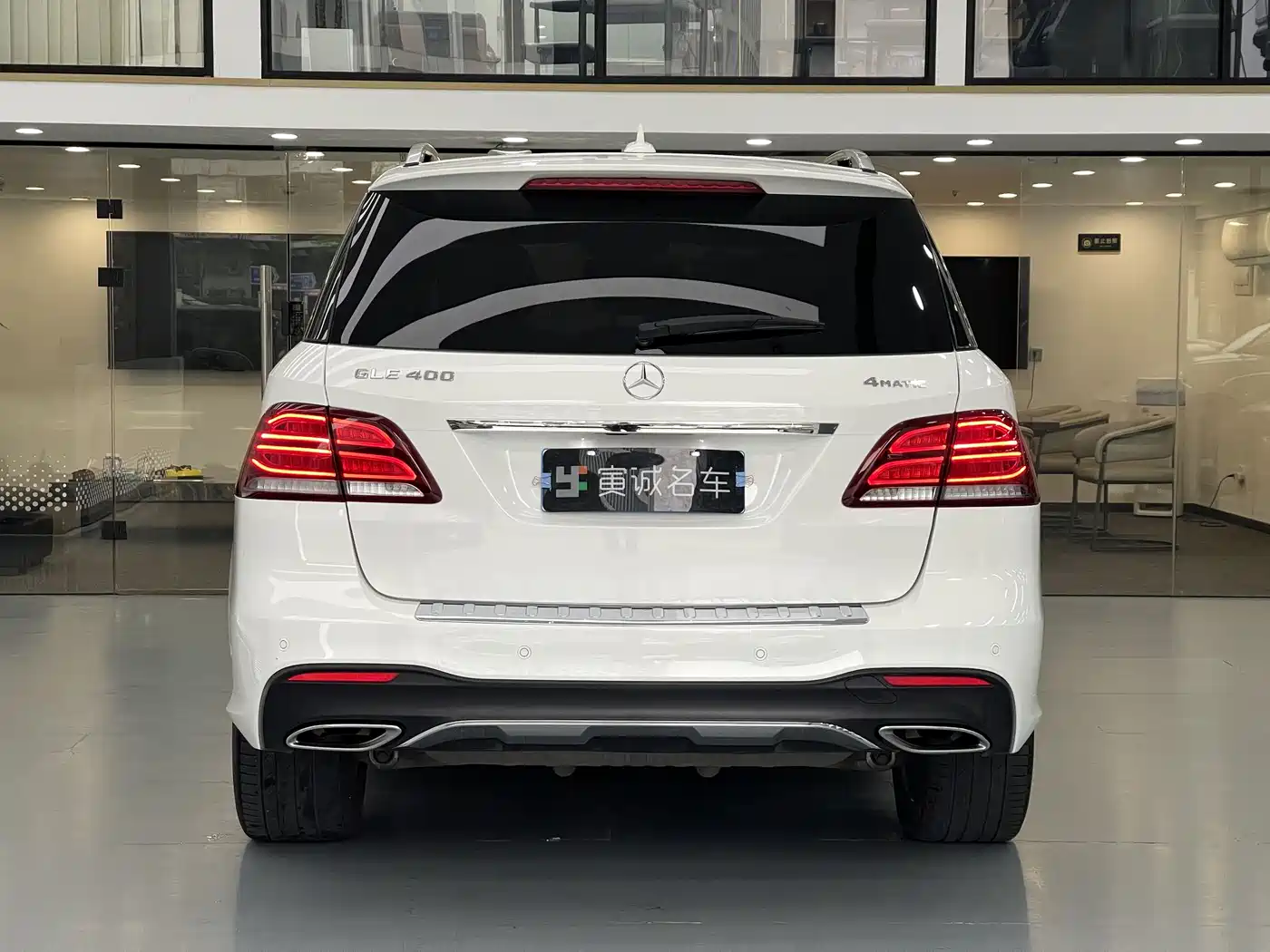Mercedes-Benz GLE 2018 GLE 400 4MATIC Ultimate Edition фото 4