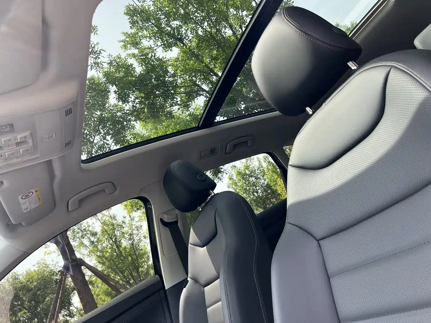 Volkswagen Tharu 2022 280TSI FWD Luxury Edition фото 18