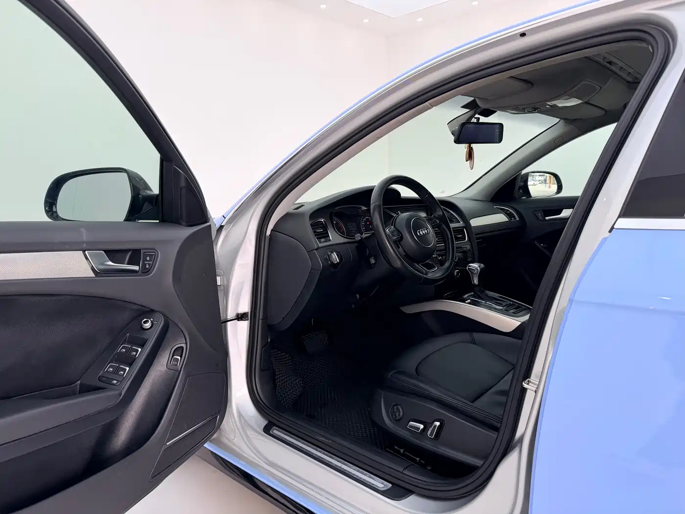 Audi A4L 2013 35 TFSI Automatic Standard фото 12